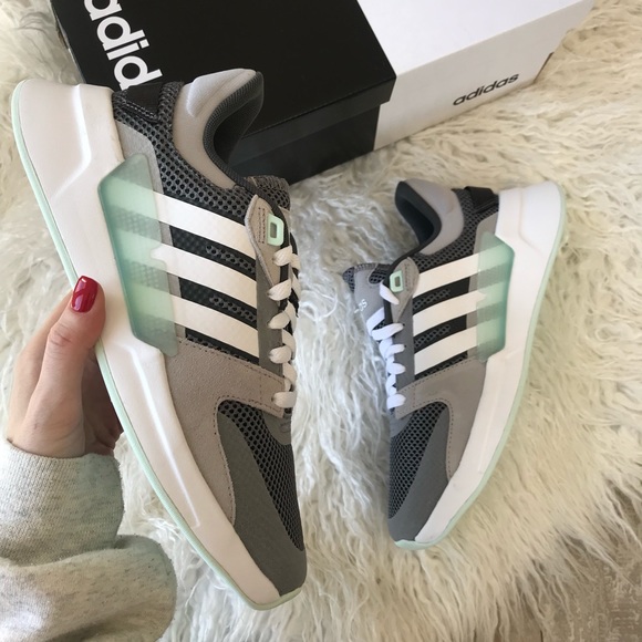 NWT Adidas Run 90S Women’s Shoes - Picture 3 of 8